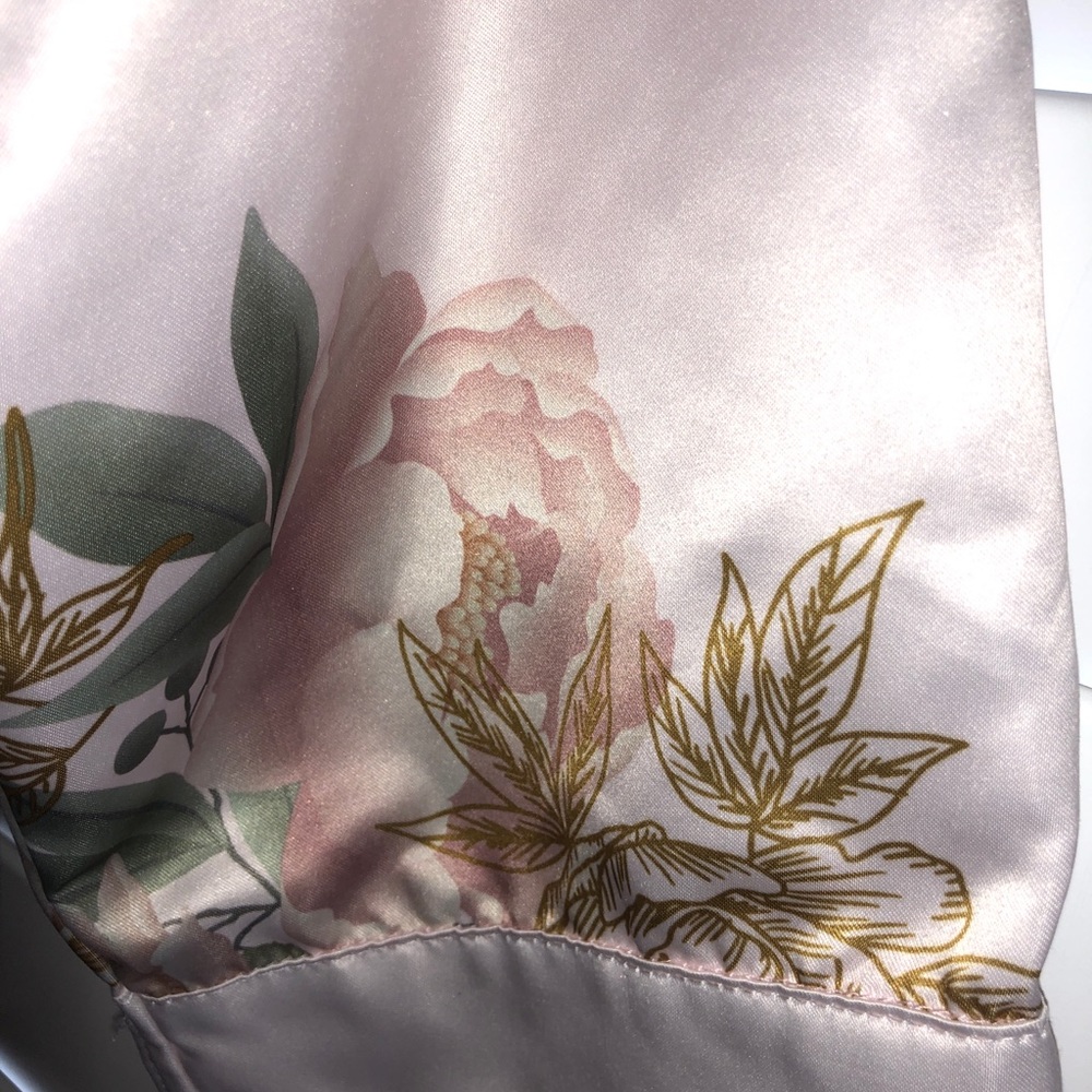 Floral Robe - Picture 4 of 4